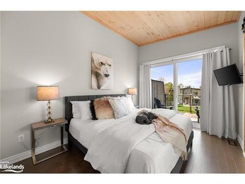 44 Carrick Trail, Gravenhurst, ON - Indoor Photo Showing Bedroom