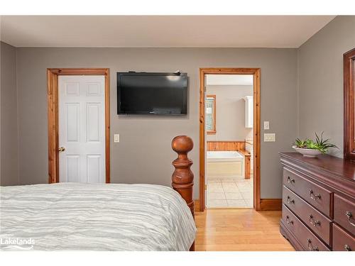 47 Blackburn Avenue, Nottawa, ON - Indoor Photo Showing Bedroom