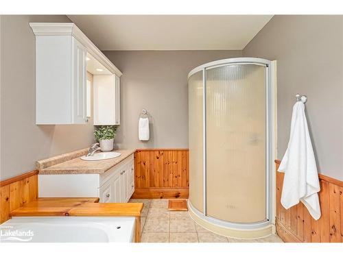 47 Blackburn Avenue, Nottawa, ON - Indoor Photo Showing Bathroom