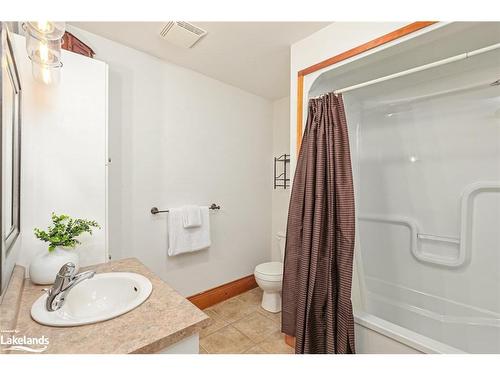 47 Blackburn Avenue, Nottawa, ON - Indoor Photo Showing Bathroom