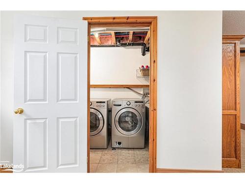 47 Blackburn Avenue, Nottawa, ON - Indoor Photo Showing Laundry Room