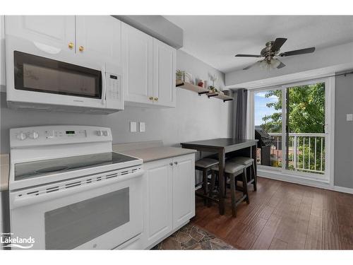 16-235 Ferndale Drive S, Barrie, ON - Indoor Photo Showing Kitchen