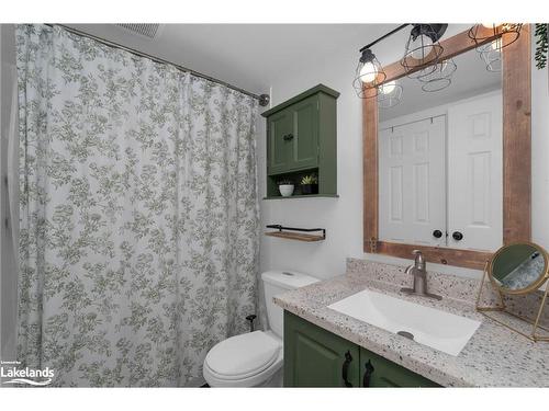 16-235 Ferndale Drive S, Barrie, ON - Indoor Photo Showing Bathroom