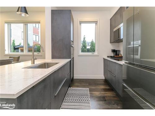 107-12 Beausoleil Lane, The Blue Mountains, ON - Indoor Photo Showing Kitchen With Upgraded Kitchen