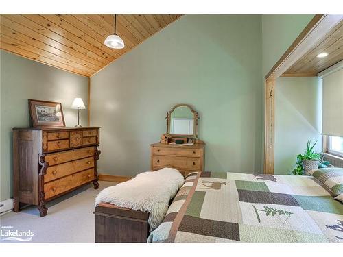 260 Woodland Drive, Huntsville, ON - Indoor Photo Showing Bedroom