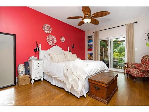 230 Napier Street, Collingwood, ON - Indoor Photo Showing Bedroom