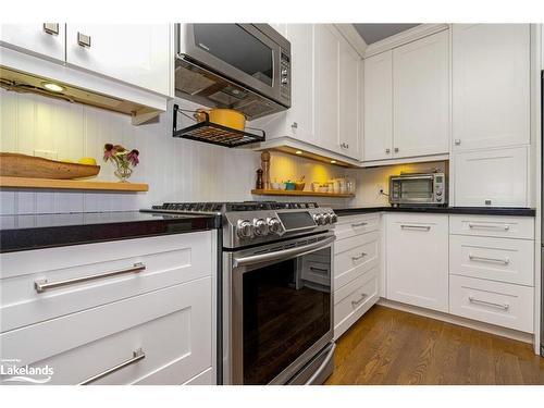 230 Napier Street, Collingwood, ON - Indoor Photo Showing Kitchen