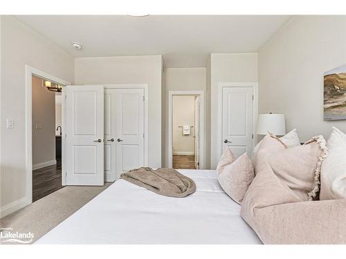 133 Red Pine Street, The Blue Mountains, ON - Indoor Photo Showing Bedroom