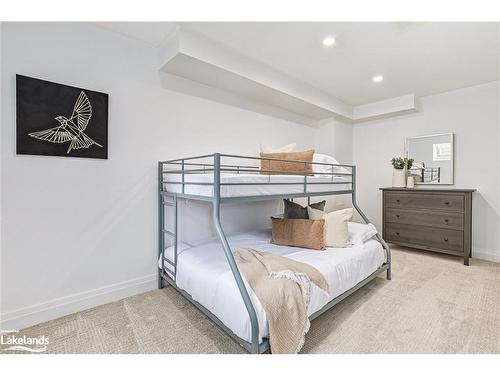 133 Red Pine Street, The Blue Mountains, ON - Indoor Photo Showing Bedroom