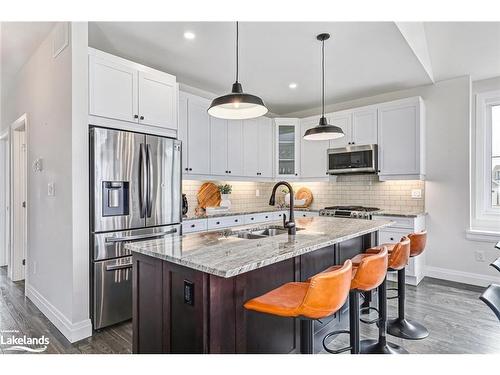 133 Red Pine Street, The Blue Mountains, ON - Indoor Photo Showing Kitchen With Double Sink With Upgraded Kitchen