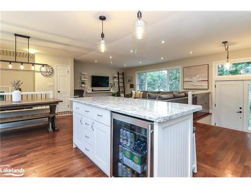 7714 36/37 Nottawasaga Sideroad, Nottawa, ON - Indoor Photo Showing Kitchen