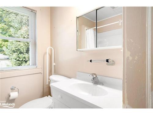 19 Marion Avenue, Parry Sound, ON - Indoor Photo Showing Bathroom