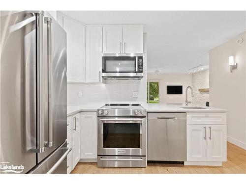 34-17 Dawson Drive, Collingwood, ON - Indoor Photo Showing Kitchen