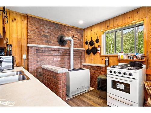 32 Bunny Trail, Mcdougall, ON - Indoor Photo Showing Kitchen With Double Sink