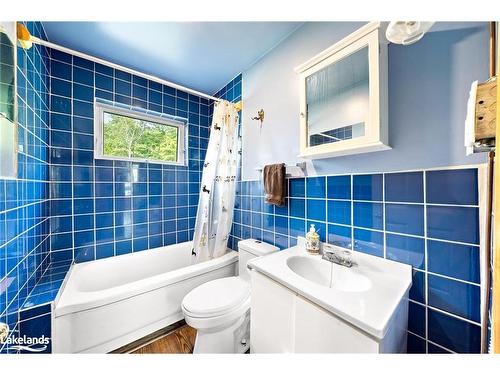 32 Bunny Trail, Mcdougall, ON - Indoor Photo Showing Bathroom