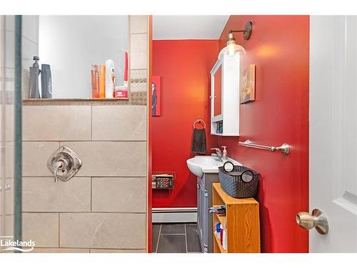 73 Coldwater Street E, Orillia, ON - Indoor Photo Showing Bathroom