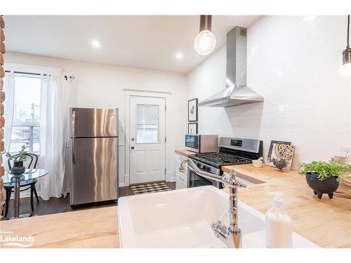 162 Avondale Street, Hamilton, ON - Indoor Photo Showing Kitchen With Stainless Steel Kitchen