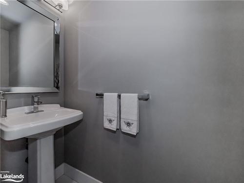 34 Carrick Trail, Gravenhurst, ON - Indoor Photo Showing Bathroom