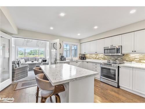 50 Masters Crescent, Port Severn, ON - Indoor Photo Showing Kitchen With Upgraded Kitchen