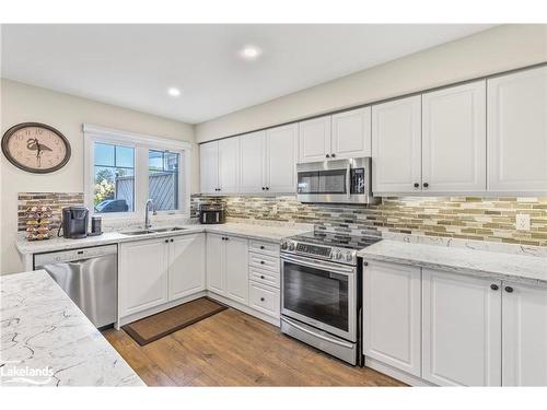 50 Masters Crescent, Port Severn, ON - Indoor Photo Showing Kitchen With Upgraded Kitchen