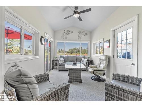 50 Masters Crescent, Port Severn, ON - Indoor Photo Showing Living Room