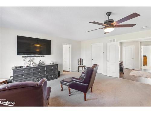 50 Masters Crescent, Port Severn, ON - Indoor Photo Showing Living Room