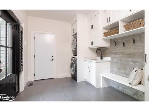 176 Fifth Street, Collingwood, ON - Indoor Photo Showing Laundry Room