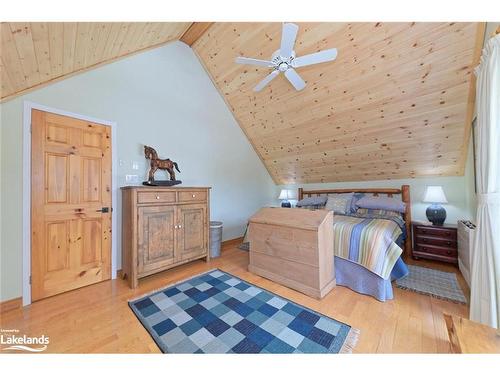 708148 21 County Road, Mulmur, ON - Indoor Photo Showing Bedroom