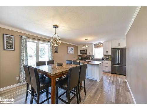 18 Lankin Avenue, Bracebridge, ON - Indoor Photo Showing Dining Room