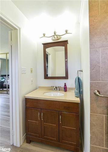 18 Lankin Avenue, Bracebridge, ON - Indoor Photo Showing Bathroom