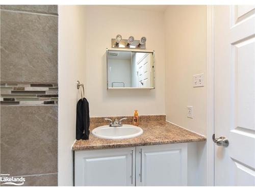 18 Lankin Avenue, Bracebridge, ON - Indoor Photo Showing Bathroom