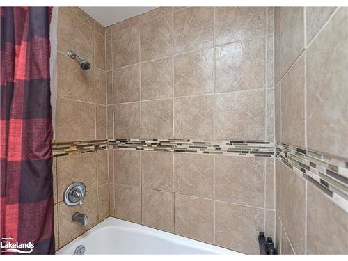 18 Lankin Avenue, Bracebridge, ON - Indoor Photo Showing Bathroom