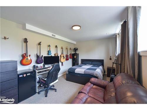 18 Lankin Avenue, Bracebridge, ON - Indoor Photo Showing Bedroom