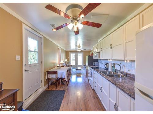 18 Lankin Avenue, Bracebridge, ON - Indoor Photo Showing Kitchen With Double Sink