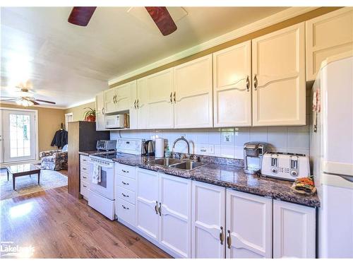 18 Lankin Avenue, Bracebridge, ON - Indoor Photo Showing Kitchen With Double Sink