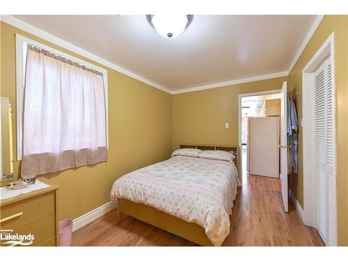 18 Lankin Avenue, Bracebridge, ON - Indoor Photo Showing Bedroom