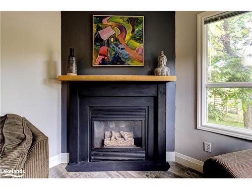 141 Wasaga Sands Drive, Wasaga Beach, ON - Indoor Photo Showing Living Room With Fireplace