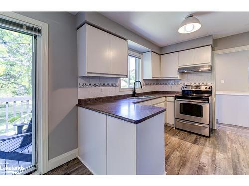 141 Wasaga Sands Drive, Wasaga Beach, ON - Indoor Photo Showing Kitchen With Double Sink