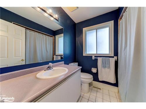 141 Wasaga Sands Drive, Wasaga Beach, ON - Indoor Photo Showing Bathroom