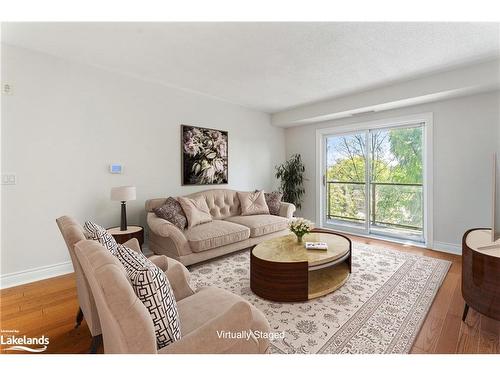 411-91 Raglan Street, Collingwood, ON - Indoor Photo Showing Living Room