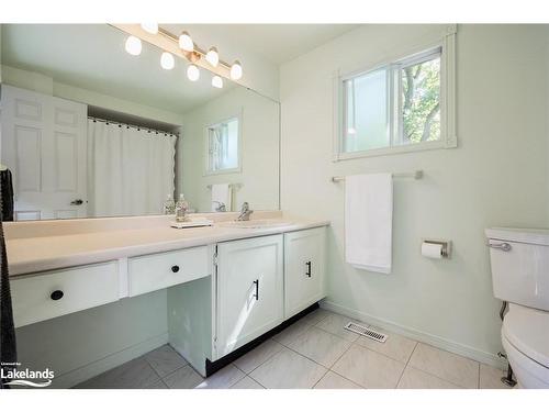 12 Jolyn Court, Markham, ON - Indoor Photo Showing Bathroom