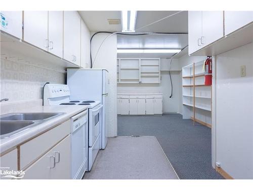 2483 Old Muskoka Road, Utterson, ON - Indoor Photo Showing Kitchen