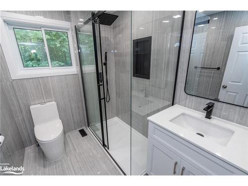 6 Parklane Court, Tiny, ON - Indoor Photo Showing Bathroom