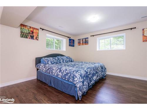 6 Parklane Court, Tiny, ON - Indoor Photo Showing Bedroom