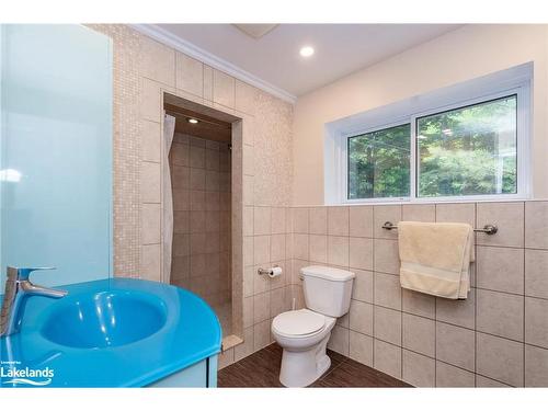 6 Parklane Court, Tiny, ON - Indoor Photo Showing Bathroom