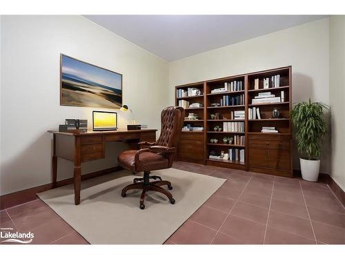 6 Parklane Court, Tiny, ON - Indoor Photo Showing Office