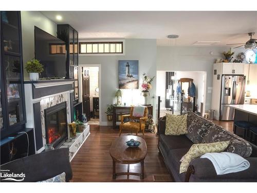 445 Peter Street N, Orillia, ON - Indoor Photo Showing Living Room With Fireplace