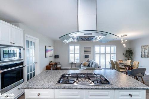 142 Mitchells Beach Road, Tay, ON - Indoor Photo Showing Kitchen