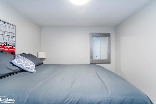 142 Mitchells Beach Road, Tay, ON - Indoor Photo Showing Bedroom