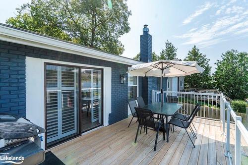 142 Mitchells Beach Road, Tay, ON - Outdoor With Deck Patio Veranda